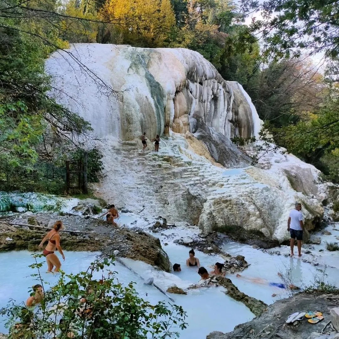 Passiontoscane San Giovanni dʼAsso بيت للعطل